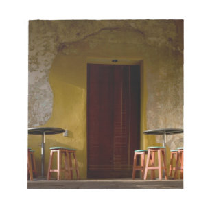 Mexiko, Oaxaca, Nachmittagssonnenlichtbalkon von Notizblock