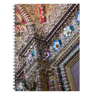 Mexiko, Queretaro. Detail in verzierten katholisch Notizblock