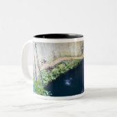 Mexiko, Quintana Roo, nahe Chichen Itza, Zweifarbige Tasse (Vorderseite Links)