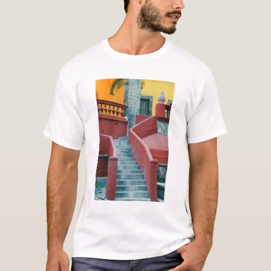 Mexiko, San Miguel de Allende, farbig T-Shirt (Vorderseite)