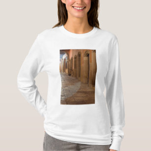 Mexiko, San Miguel de Allende, Gehweg mit T-Shirt