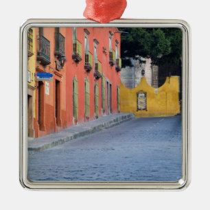 Mexiko, San Miguel de Allende, Häuser entlang Silbernes Ornament