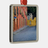 Mexiko, San Miguel de Allende, Zuhause entlang Silbernes Ornament (Rechts)