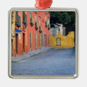 Mexiko, San Miguel de Allende, Zuhause entlang Silbernes Ornament (Vorne)