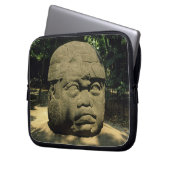 Mexiko, Villahermosa, riesiger Olmec-Kopf, La Vent Laptopschutzhülle (Vorderseite Links)