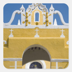 Mexiko, Yucatan, Izamal. Das Franziskanerkloster Quadratischer Aufkleber