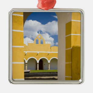 Mexiko, Yucatan, Izamal. Franziskanerkloster 2 Silbernes Ornament