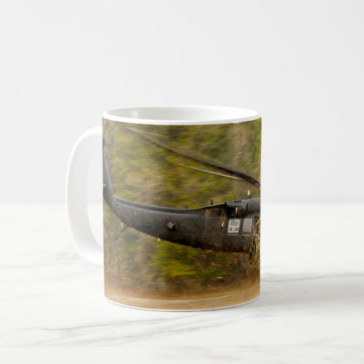 MH-60 M SCHWARZE HAWK KAFFEETASSE (Vorderseite Links)