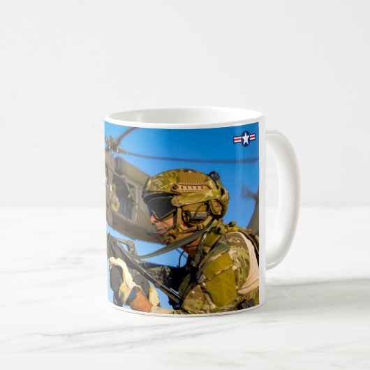 MH-60 M SCHWARZE HAWK KAFFEETASSE (VorderseiteRechts)