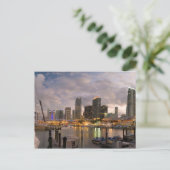 Miami financial skyline at dusk postkarte (Stehend Vorderseite)