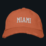 MIAMI Orange Vintag Style Distressed Cotton Bestickte Baseballkappe<br><div class="desc">MIAMI Orange Stickte Vintage Stickereihut aus gestresster Baumwolle. Ein wunderbares Geschenk für alle, die Miami FL Lieben! Wenn Sie Ihren persönlichen Text bevorzugen, wählen Sie einfach den Knopf "Diese Vorlage personalisieren", um Ihre Auswahl an benutzerdefiniertem Text einzugeben. Die Stickerei kann auch an andere Farbeinstellungen angepasst werden, indem Sie die Schaltfläche...</div>