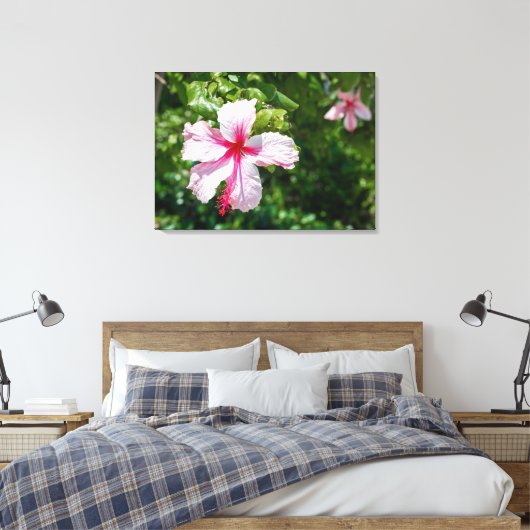 Miami Pink Hibiskus Tropische Blume Bloom Leinwanddruck (Insitu (Schlafzimmer))