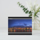 Miami Skyline am Abend Panorama - Postkarte (Stehend Vorderseite)
