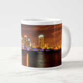 Miami-Skyline nachts, Florida Jumbo-Tasse (Vorderseite Rechts)