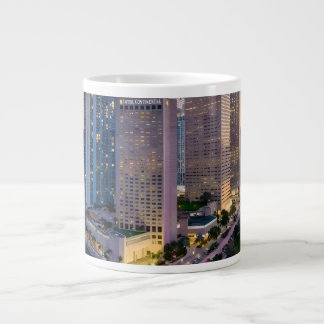 Miami-Skyline-Sonnenuntergang mit InterContinental Jumbo-Tasse