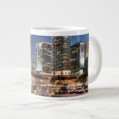 Miami-Skylinestadt in Florida Jumbo-Tasse (Vorderseite Rechts)