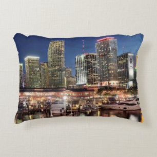 Miami-Skylinestadt in Florida Zierkissen