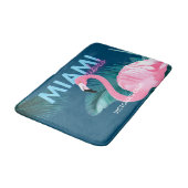 Miami Vibes Neon Flamingo Art Deco Badematte (Schrägansicht)
