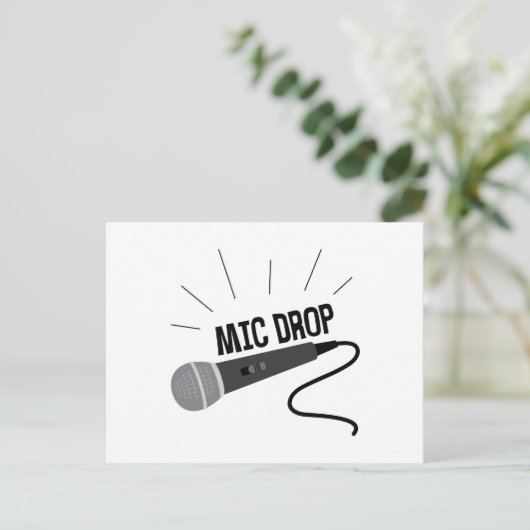Mic Drop Postkarte (Stehend Vorderseite)