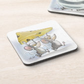 Mic & Mac Bringing im Untersetzer Cork (Linke Seite)