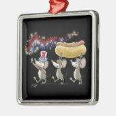 Mic, Mac und Moe's 4. Juli Nacht Picnic Silbernes Ornament (Links)