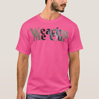 Mich draußen tragen T-Shirt