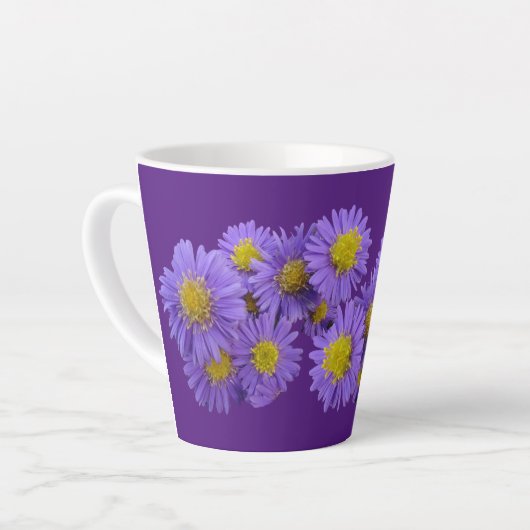 Michaelmas Daisy Cust Lila Latte Tasse (Linke Ecke)