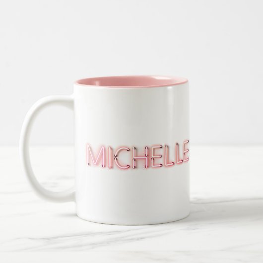 Michelle Name in glühender Neonbeleuchtung Neuheit Zweifarbige Tasse (Links)