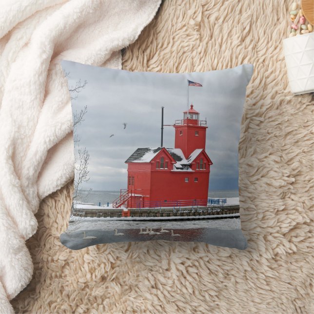 Michigan Big Red Lighthouse mit Winter Swans Kissen (Decke)
