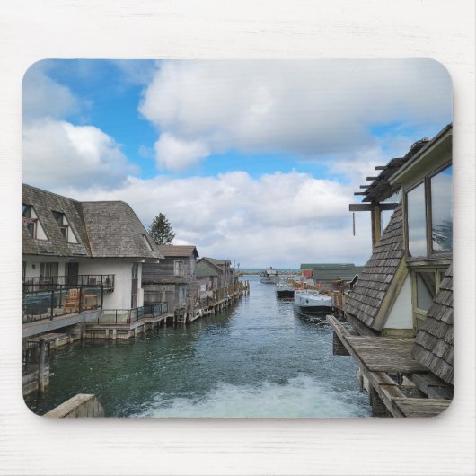 Michigan Fish Town in Leland Mousepad (Vorne)