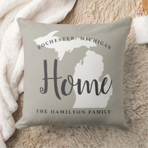 Michigan Home Gray Script Familienmonogramm Kissen