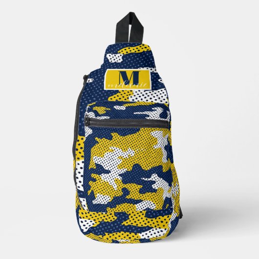 Michigan Navy & Maize Camo Printed Crossbody Bag (Vorderseite)