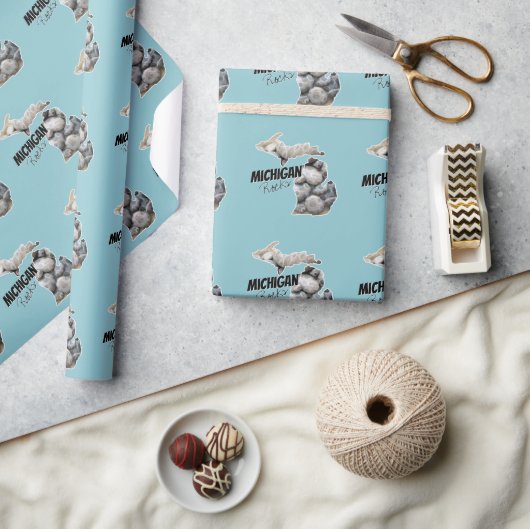 Michigan-Silhouette mit Petoskey-Steinen gefüllt Geschenkpapier (Kunsthandwerk)