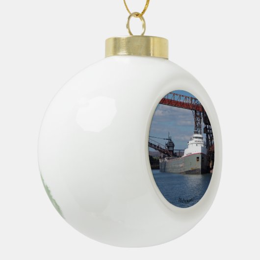 Michipicotenball oder Schneeflockenschmuck Keramik Kugel-Ornament (Links)