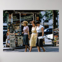 Mid Centrum Modern Three Women Paris Street Fashio