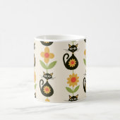 Mid Century Atomic Cats with Retro Orange flowers  Kaffeetasse (Mittel)