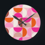 Mid Century Modern Abstract Pattern Pink Orange Runde Wanduhr<br><div class="desc">Retro mid century modern pattern – abstract geometric shapes – minimalist pattern in pink,  orange,  Brown and white.</div>