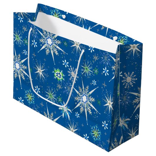 Mid-Century Snowflakes Galore On Blue Große Geschenktüte (Vorderseite Schrägansicht)