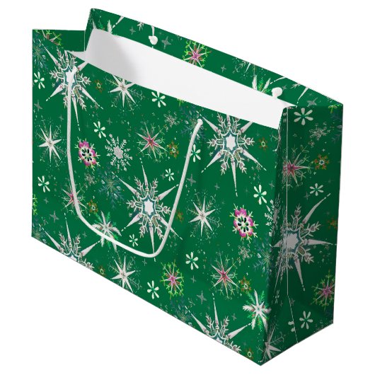 Mid-Century Snowflakes Galore On Green Große Geschenktüte (Vorderseite Schrägansicht)