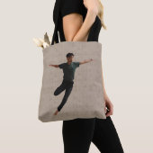 Mid Leap Dancer auf Beige Hintergrund Tasche (Von Nahem)