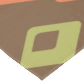 Midcentury Diamonds Art Multicolored Dark Tischdecke (Schrägansicht)
