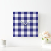 Midnight Blue And White Checked Gingham Pattern Quadratische Wanduhr (Zuhause)
