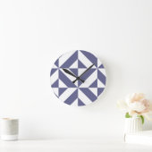Midnight Blue Geometric Deco Cube Pattern Runde Wanduhr (Zuhause)
