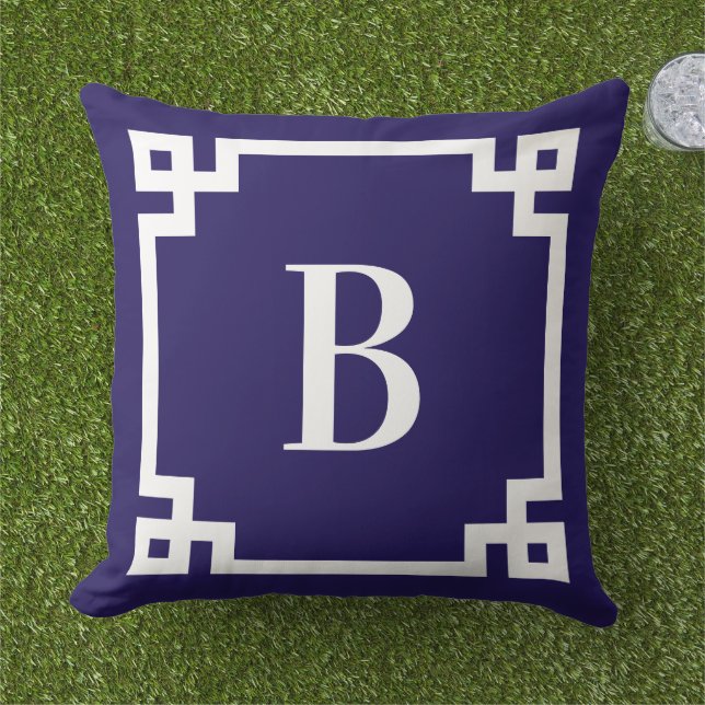Midnight Blue Greece Key Border Monogram Kissen (Gras)