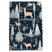 Midnight Blue Snowy Village Mittlere Geschenktüte (Rückseite)