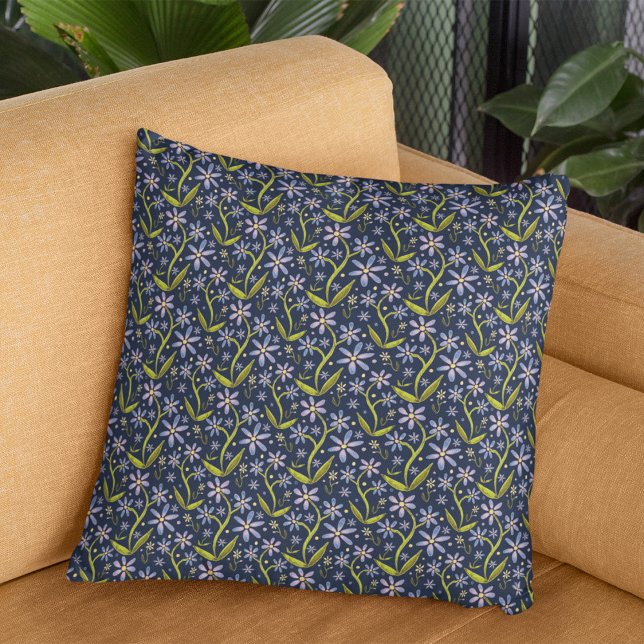 Midnight | Dancing Watercolor Daisies Kissen (A watercolored dancing daisies floral pattern in rich midnight blues and soft purples.)