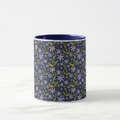 Midnight | Dancing Watercolor Daisies Tasse (Zentrum)