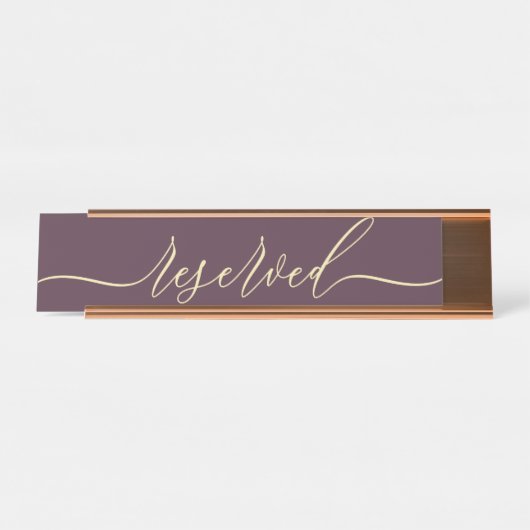 Midnight Fig & Champagne Script Table Reserved Schreibtischnamensplakette (Vorderseite )