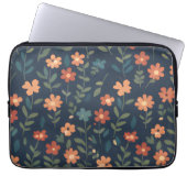 Midnight Meadow Hand-Painted Floral Pattern Laptopschutzhülle (Vorderseite)