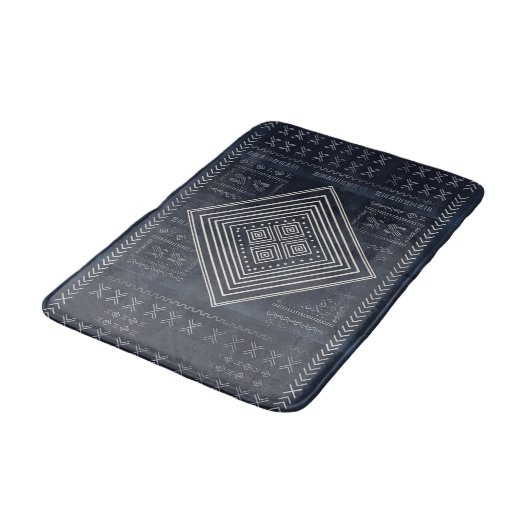 Midnight Nomad Diamond - Indigo Mudcloth Kunst Badematte (Schrägansicht)